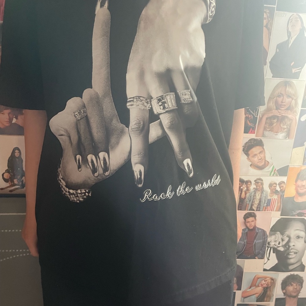 SHEIN Black Graphic Tee - Rock the World